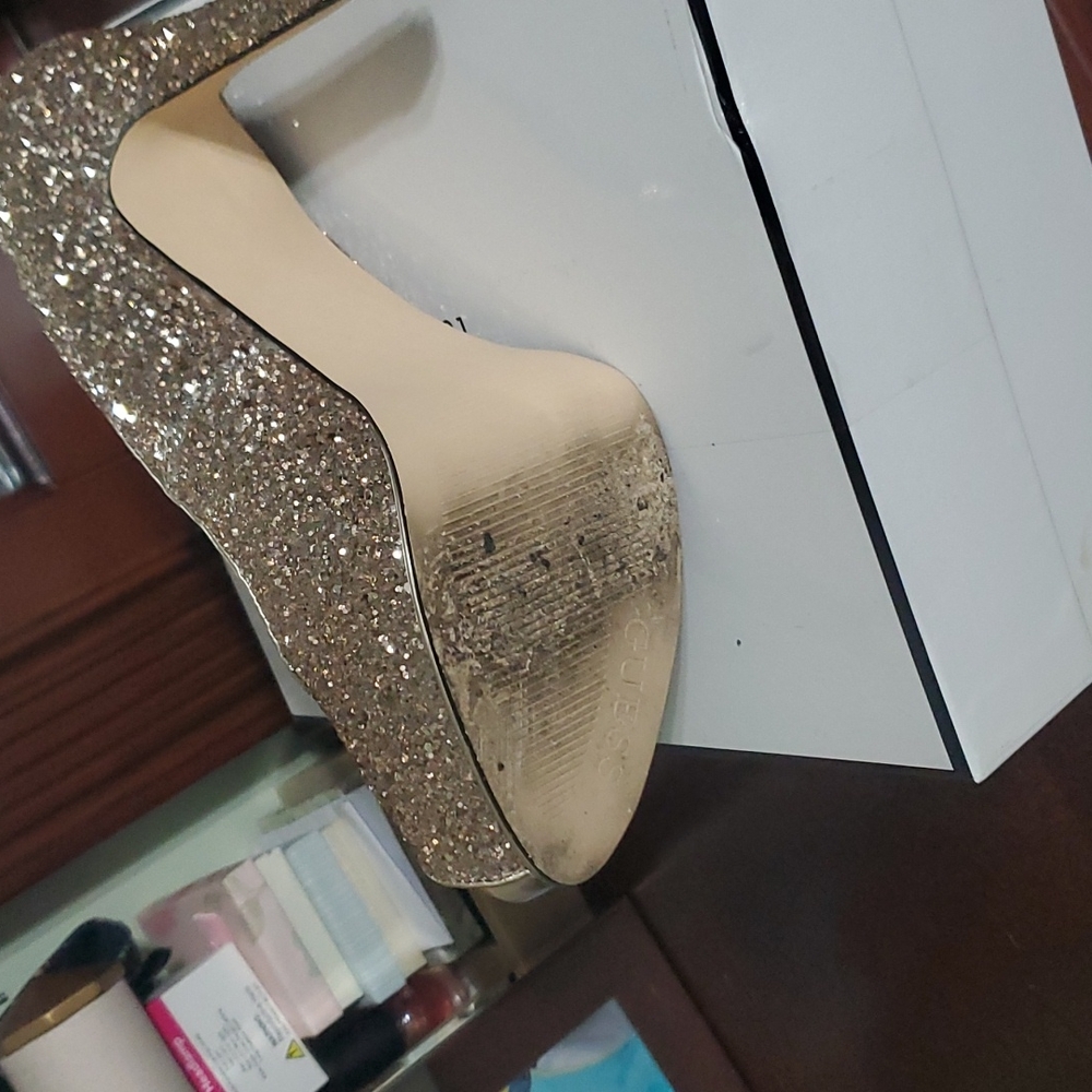 GUESS Shoes - Picture 3 of 7